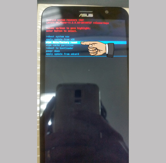 Bước 2: Chọn Wipe data/factory reset.Lưu ý: Dùng phím AL tăng giảm để di chuyển, phím Nguồn để chọn.